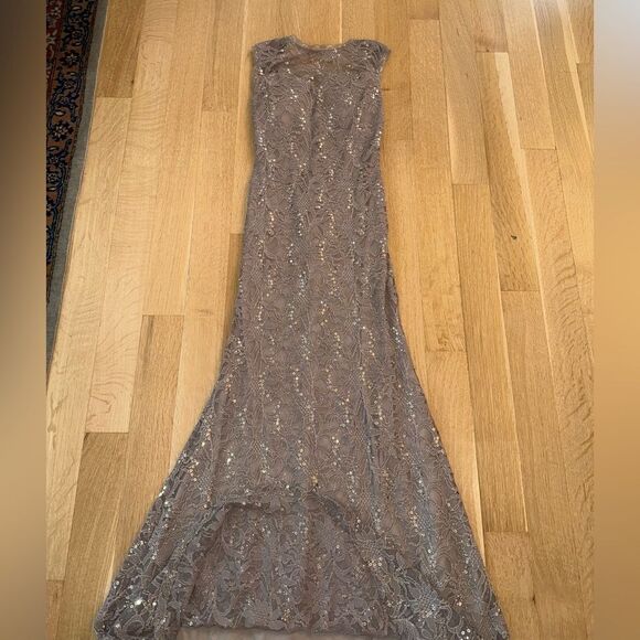 Elegant Gray Lace Evening Gown - Picture 4 of 9